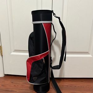 Nike Junior Youth  Golf Bag. Black and Red. Adjustable shoulder strap. VG cond.
